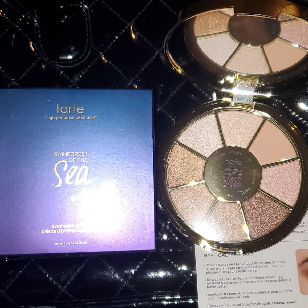 Eyeshadow palette